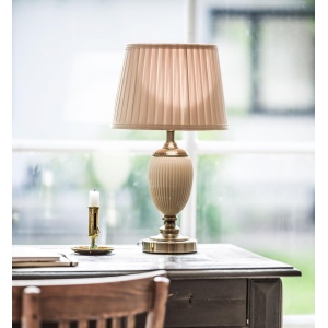 Cottex Ottilia m/skjerm Bordlampe Beige