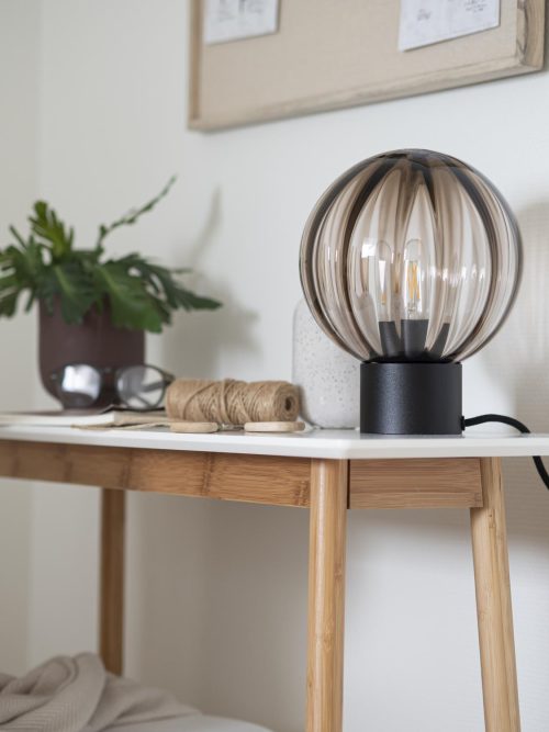 Hadeland Glassverk Bordlampe Optikk kakao m/sort sokkel