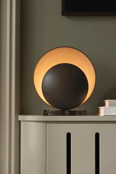 Globen Orbit mokka/brun bordlampe marmor E14