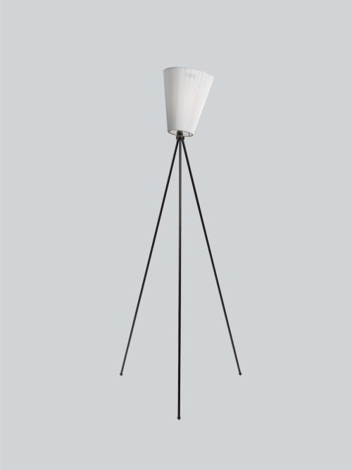 Northern Oslo Wood Gulvlampe matt sort u/skjerm E27